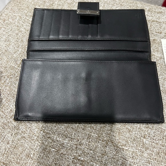 Authentic Gucci Wallet - Picture 6 of 14